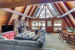 Hot Tub and Fire Pit Cozy Cabin in Red Lodge!
